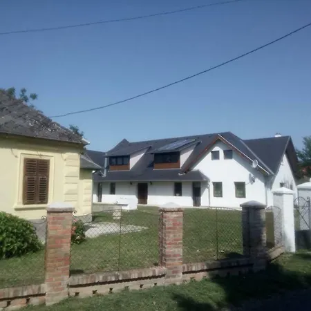 Kutny -chateau Schaal