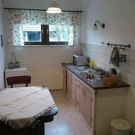 Kutny -chateau Schaal * Hegyhatsal