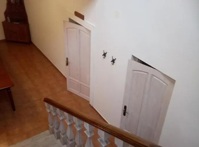 Kutny -chateau Schaal Villa *
